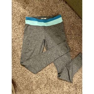 21 Heather Gray Leggings women’s size Medium NWOT
